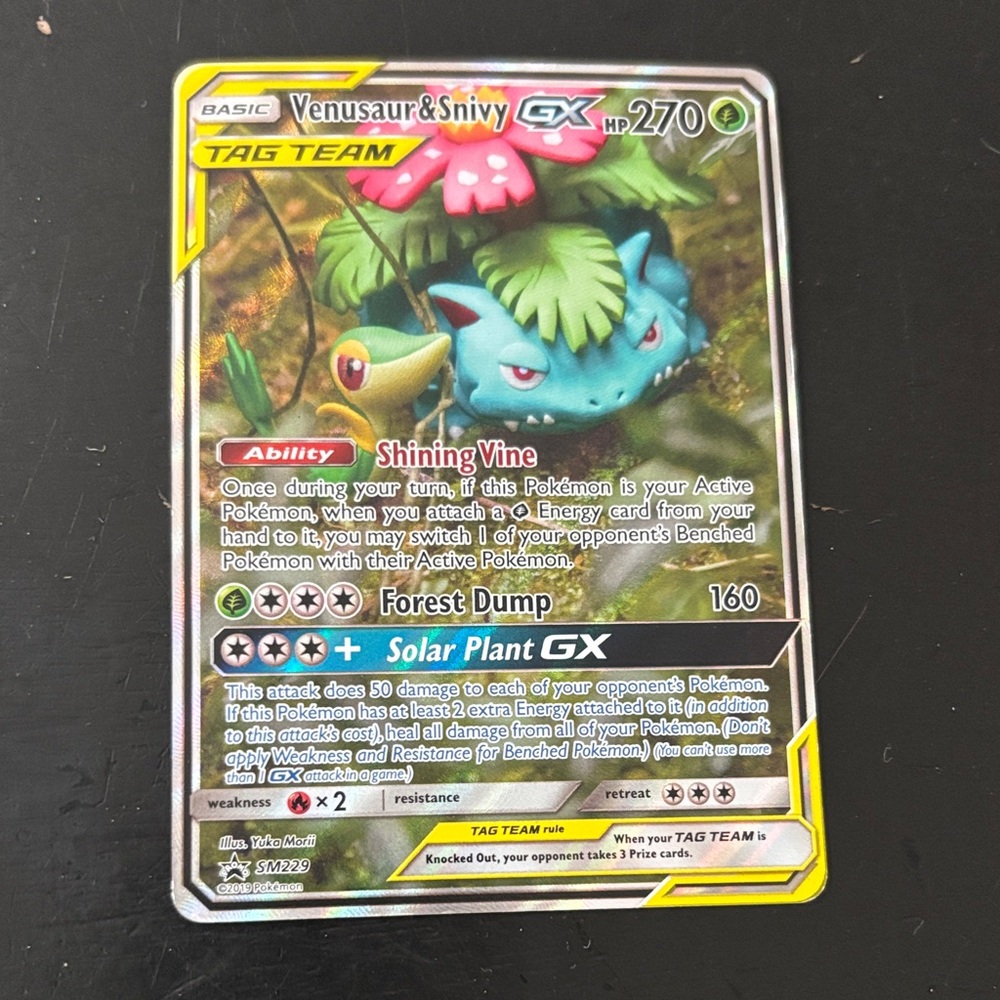 Pokemon Trading Card - Venusaur & Snivy GX Tag team